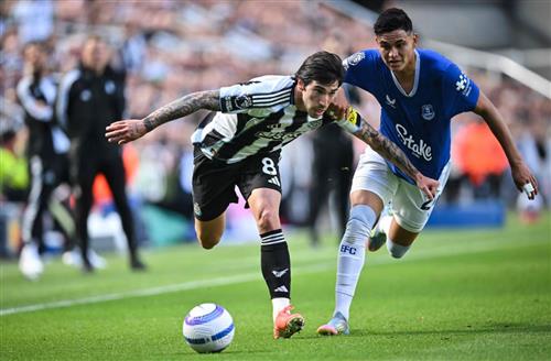 نيوكاسل يونايتد vs إيفرتون